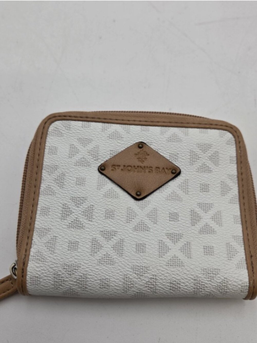 St. John's Bay Womens Small Zip Around Wallet Cream And Tan